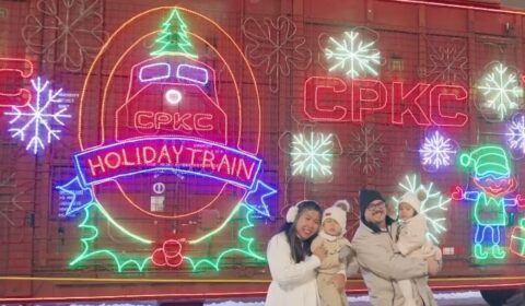 HOLIDAY TRAIN front 2