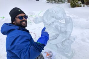 Pasind carves a Skokie. Pasind carves a Skokie.