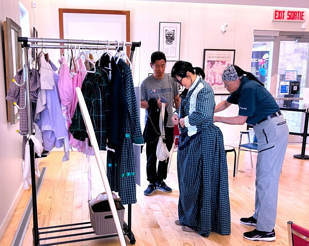 Visitors loved to dress up in period costumes. Visitors loved to dress up in period costumes.
