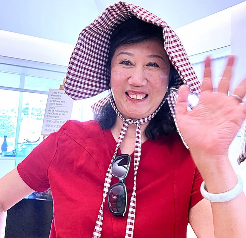 Red bonnets are particularly popular with Chinese visitors. Red bonnets are particularly popular with Chinese visitors.