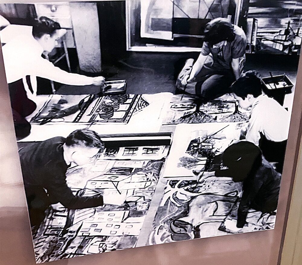 Bethune loved art and had an art school studio at his Montreal home. Bethune loved art and had an art school studio at his Montreal home.